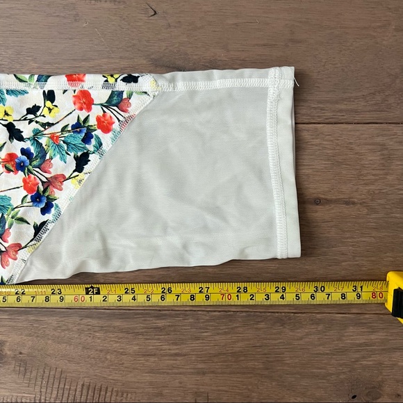 Fabletics Powerhold High-Waisted Floral Poppy Mesh Crop Leggings - Picture 5 of 11